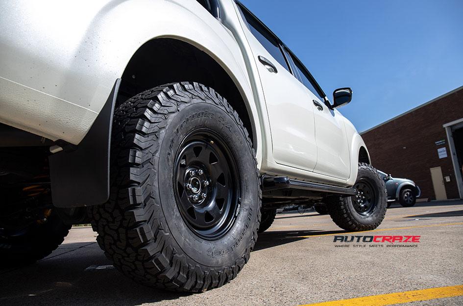 NISSAN-NAVARA-TERRA-SATIN-BLACK